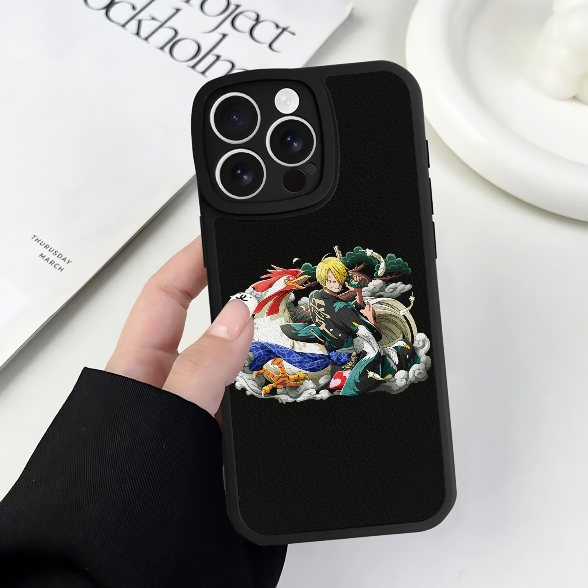 （画像用） ワンピース サンジ ONE PIECE Sanji 【iPhone 16シリーズ対応】シリコンスマホケース（レザー調） 材質：シリコン